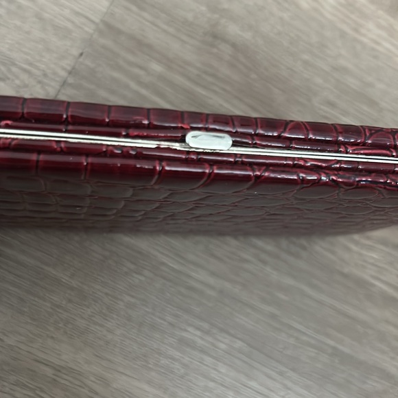 Vintage Faux Crocodile Embossed Deep Red / Burgundy Click Wallet / Clutch - Picture 13 of 16